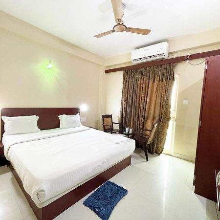 Hotel Golden Wave Purí Exteriér fotografie