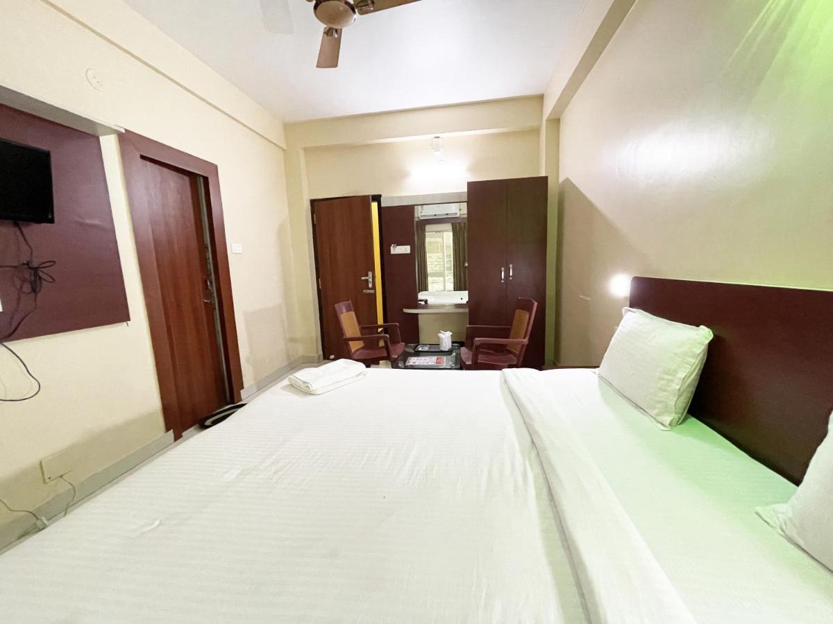 Hotel Golden Wave Purí Exteriér fotografie