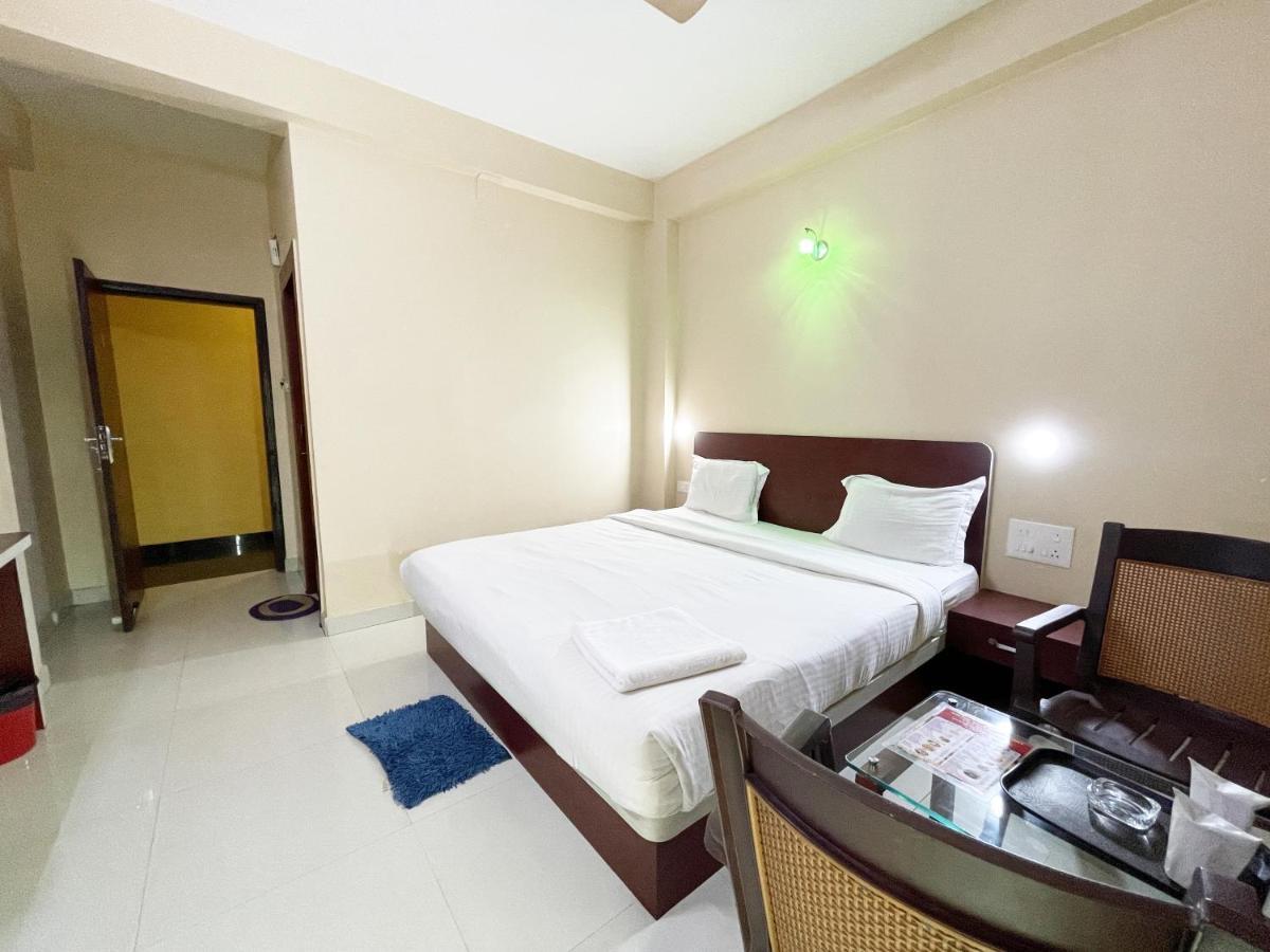 Hotel Golden Wave Purí Exteriér fotografie