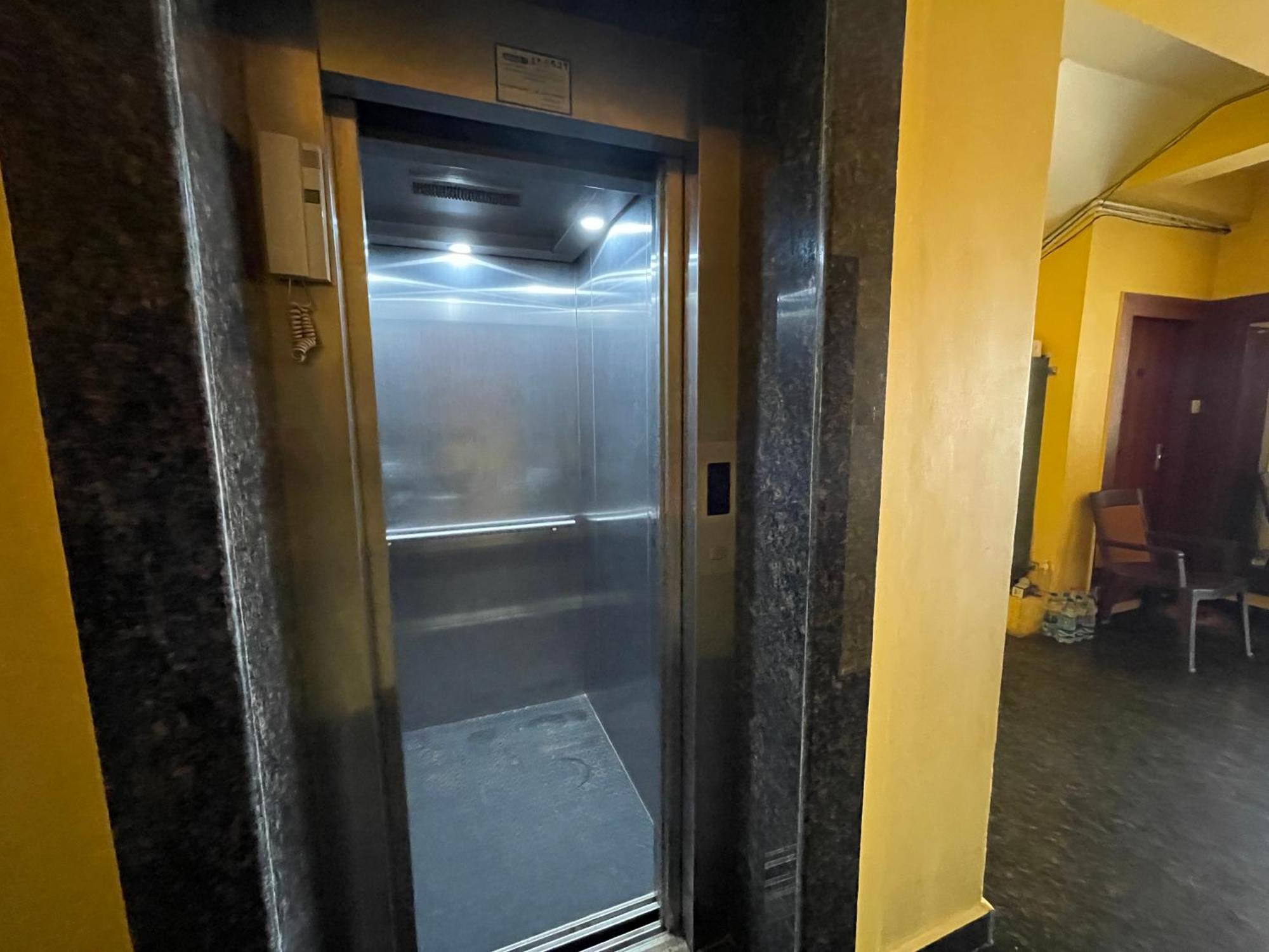 Hotel Golden Wave Purí Exteriér fotografie